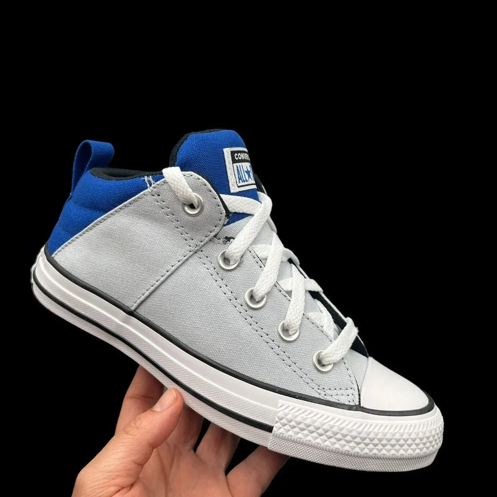 Converse Chuck Taylor All Star Youth Boys Mid Top Shoe Size 4-5 Light/Royal Blue